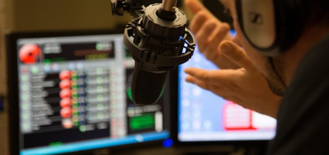 Primera  “estación de radio” por Internet