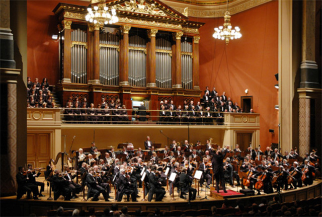 ESTRENA EL SEU PRIMER ÉXIT MÚSICAL