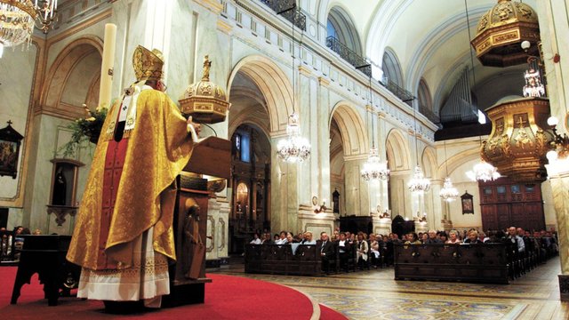 4. Propiedades de la Iglesia