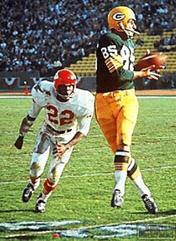Super Bowl I: The Green Bay Packers defeat the Kansas City Chiefs 35-10