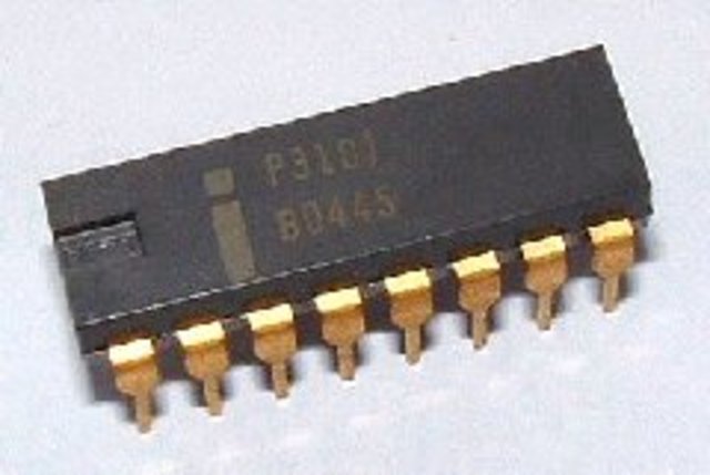 3101 RAM type - Intel's first Product!