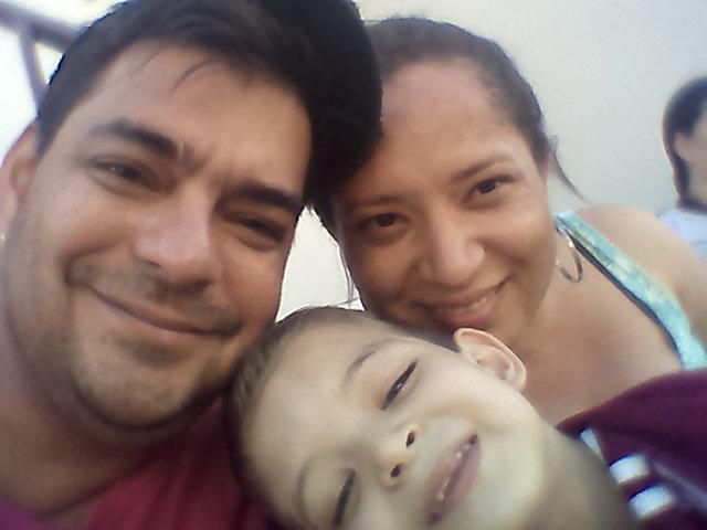 Disfrutando con papá y mamá