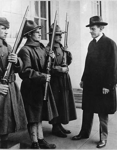 Commissioner Curtis suspended 8 of the leading police union organizers