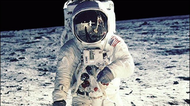 Primer Aterrizaje en la Luna por EUA