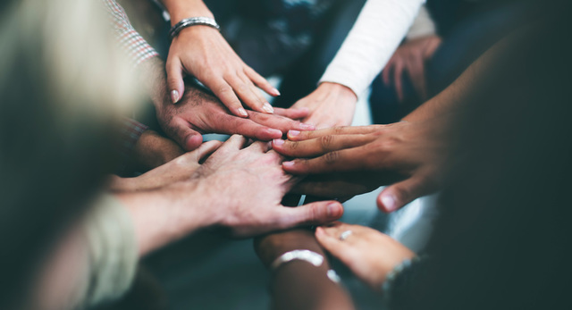 AMIGOS Y CONOCIDOS POR UN MISMO IDEAL