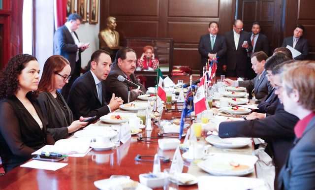Reunión de la Comisión de Puntos constitucionales del Senado de la República.