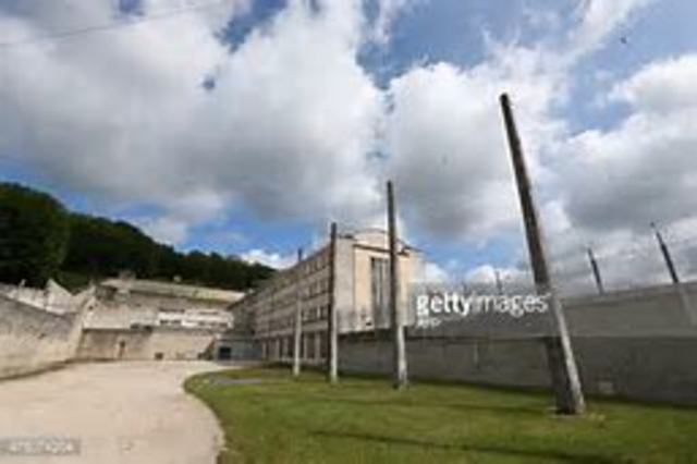 Bernard founds monastery at Clairvaux