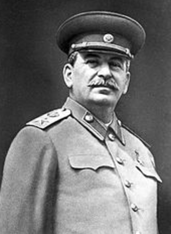 Joseph Stalin rises to power