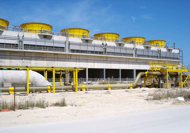 La clarificación del agua cruda y el tratamiento de aguas residuales están viendo más y más procesos de membrana y hay un gran énfasis en el reciclaje de aguas residuales.