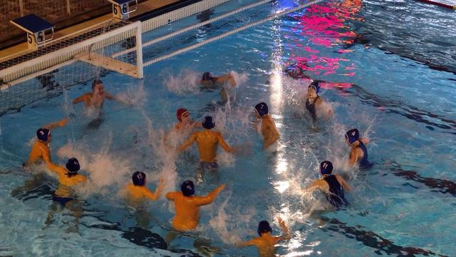 Començo a fer natació i waterpolo
