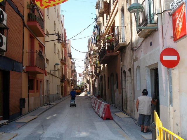 People Avoid Scrooge On the Street