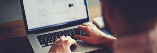 Creacion de la American Associatrion for Collegiate Independent Study (AACIS), nacida más bien para defender los intereses de los profesionales del estudio independiente.