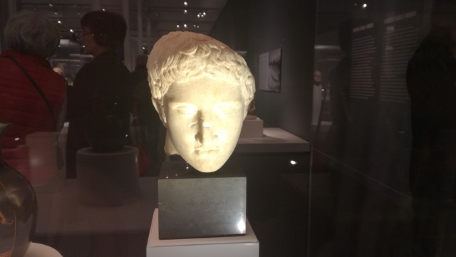 Cap d'atleta d'una estàtua de la victòria