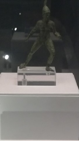 Guerrers en acció:Guerrer grec a punt de lluitar.