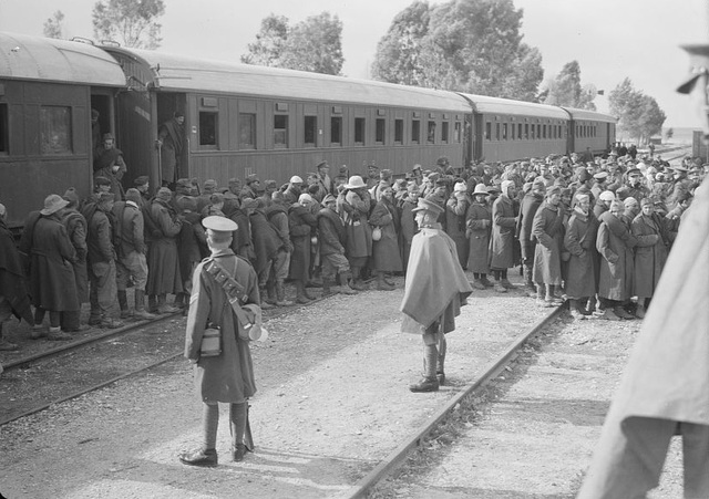 British rout Italians in N. Africa