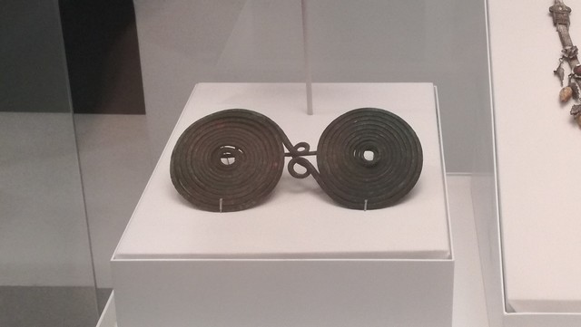 Les joies:Fíbula en espiral