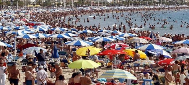 Inicia la masificación de la actividad turística