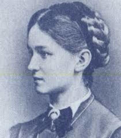 Coneix a Nadezhda Purgold