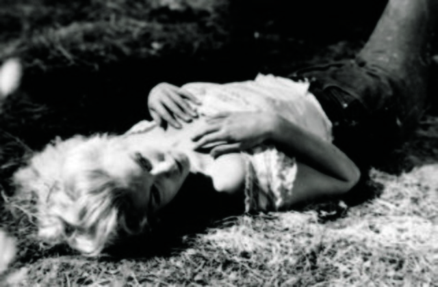 Marylin Monroe makes jeans appear more attractive and fashionable in 'River of no Return"