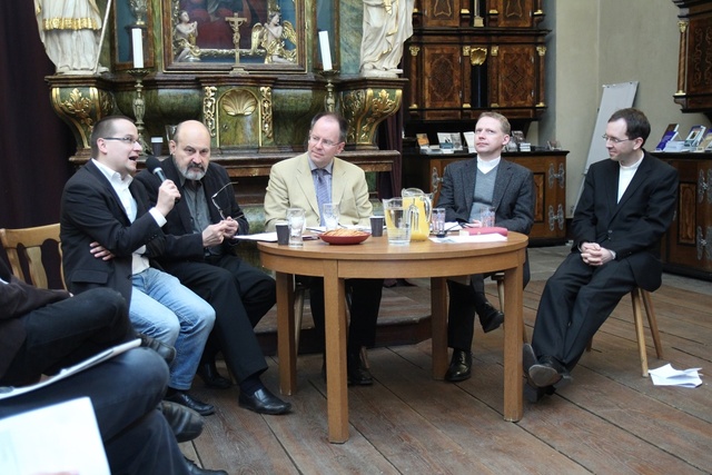 Lidé kolem nás: domácí násilí 19.00