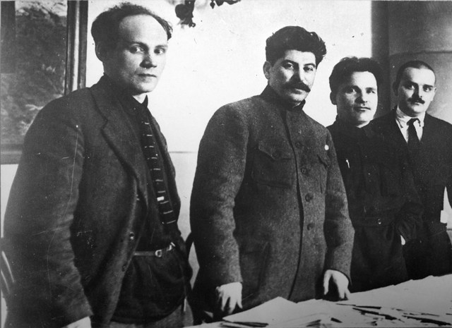 la llegada de stalin y el congreso XII