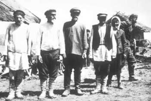 Los obreros y los campesinos presentan sus quejas ante el Zar