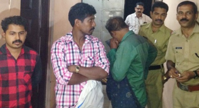 കൊല്ലം അഴീക്കൽ ബീച്ചിൽ സദാചാര ഗുണ്ടായിസം