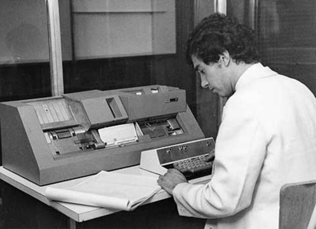 Máquinas perforadoras de tarjetas