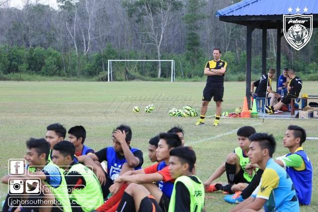 Primeros pasos en el balompie