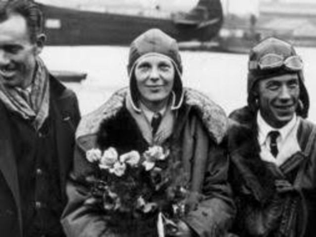 Första kvinnan flyger över Atlanten