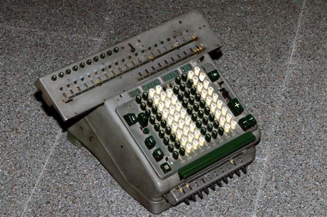 Calculadora Electro-mecánica