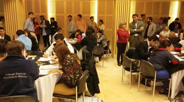 Desarrollo del Derecho a la Protección de Datos Personales