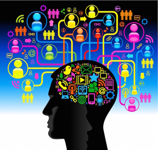 Las Tecnologías de la Información y la Comunicación son recursos fundamentales para la construcción del siglo XXI