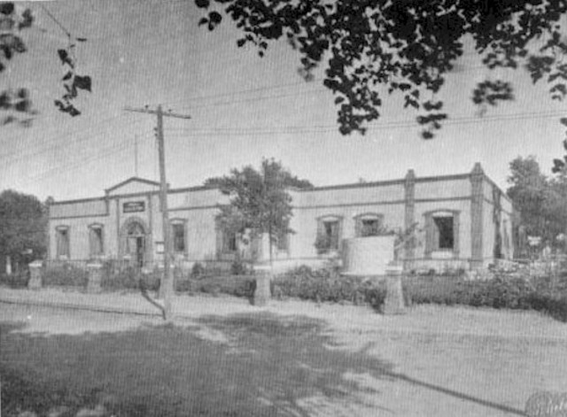 Se funda la escuela superior de agricultura