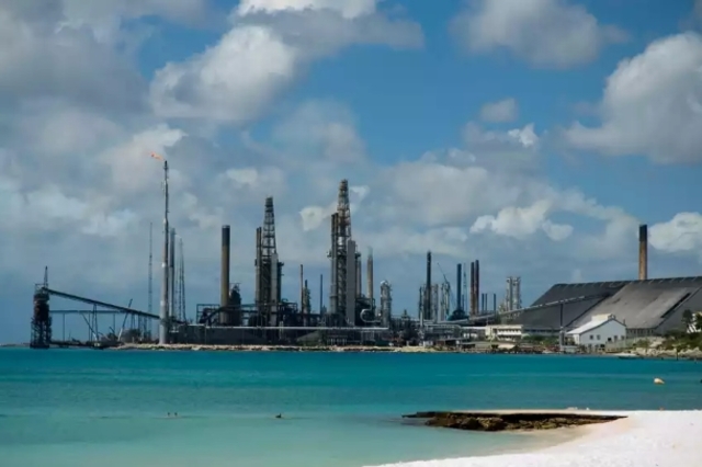 Aruba oil refinery