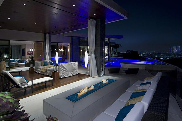 Bill Gates gave me his house.