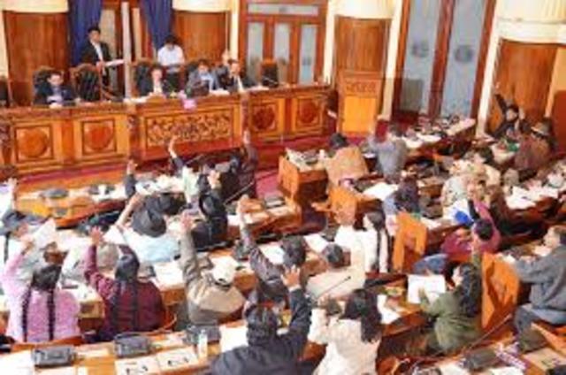 El pleno de la cámara de senadores aprueba el dictamen referente a la reforma del articulo 73