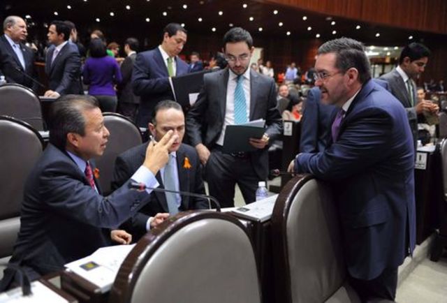 El Senado recibe minuta en cuestión, la cual fue turnada a las Comisiones Unidas de Puntos Constitucionales y estudios legislativos