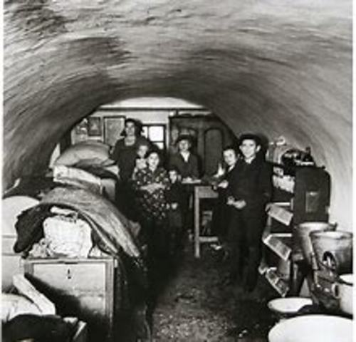 The NIght of broken glass Kristallnacht