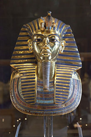 Tutankhamen becomes pharaoh