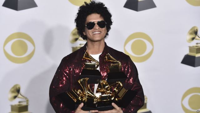 60 premio anual de Grammy