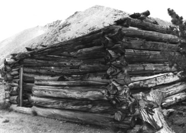 The Golden Crown Mine was established