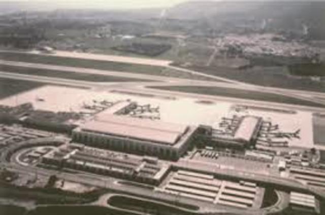 SE INAGURÓ EL AEROPUERTO DE MÁLAGA QUE TUVO MUCHA ACOGIDA A LOS VUELOS CHARTERS