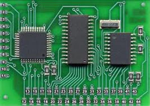 La tercera generación (1965 a 1980): circuitos integrados y multiprogramación