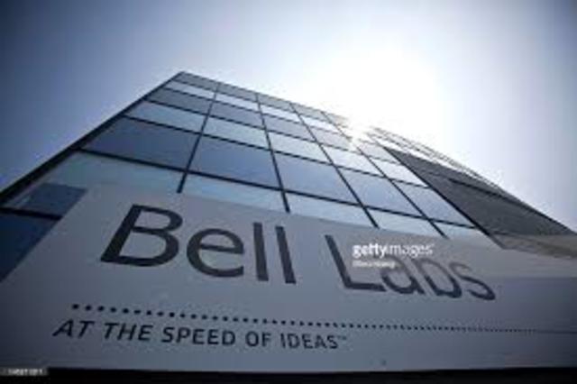 La tercera generación (1965 a 1980): circuitos integrados y multiprogramación