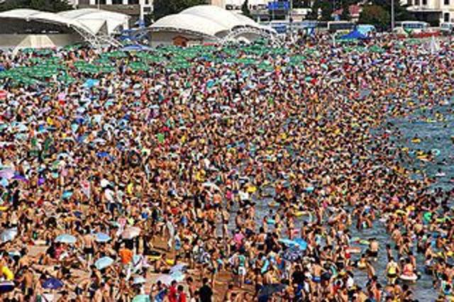 HABÍA 190 MILLONES DE TURISTAS