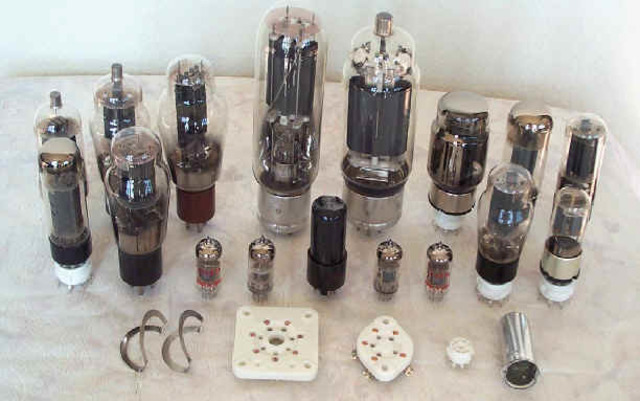 Le valvole termoioniche o tubi a vuoto