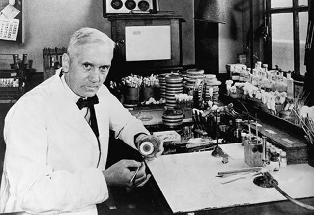 Alexander Fleming (1881 - 1955)