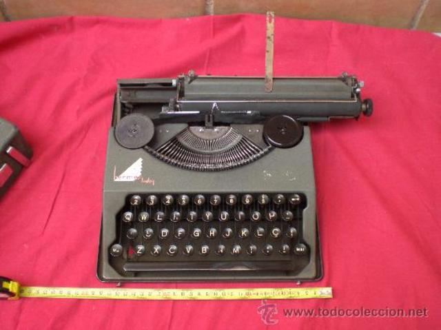 Máquinas de escribir portátiles.