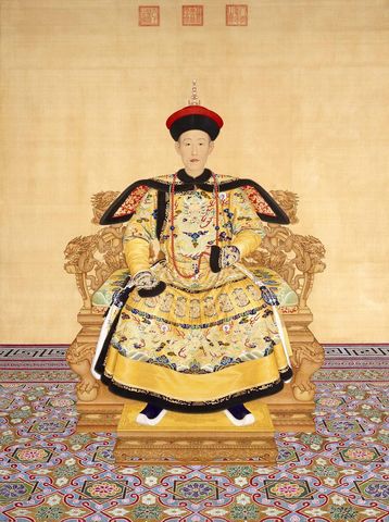 Yuan attempts to become Emperor